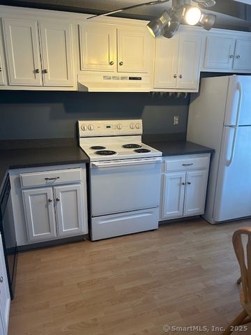 62 Heather Ridge 62, Shelton, CT 06484