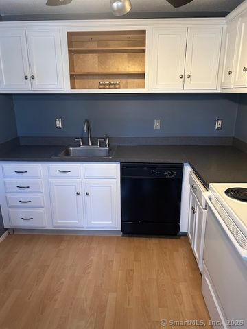 62 Heather Ridge 62, Shelton, CT 06484