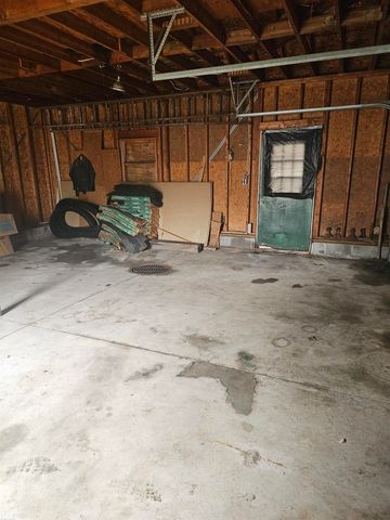 213 E Saint Clair Street, Marine City, MI 48039