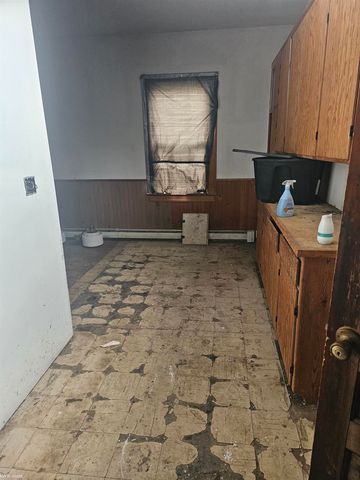 213 E Saint Clair Street, Marine City, MI 48039