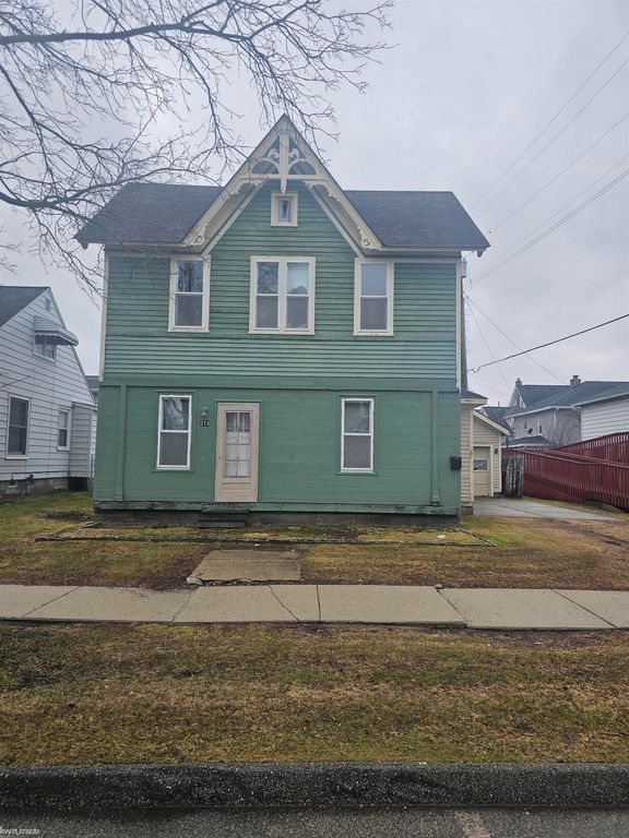 213 E Saint Clair Street, Marine City, MI 48039