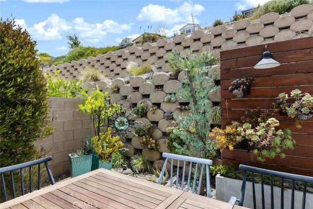 18728 Seville Way, Canyon Country, CA 91387