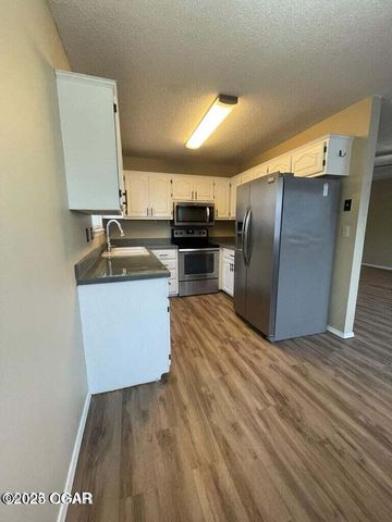 3320 S Moffet Avenue, Joplin, MO 64804