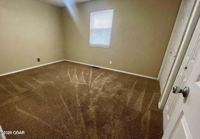 3320 S Moffet Avenue, Joplin, MO 64804