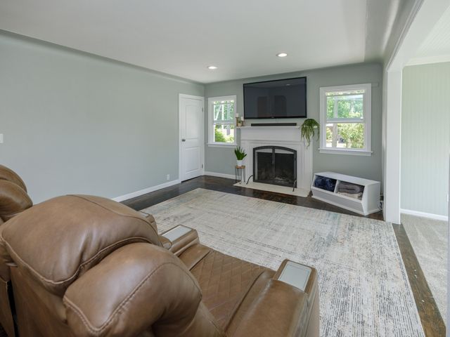 1516 Romence Road, Portage, MI 49024