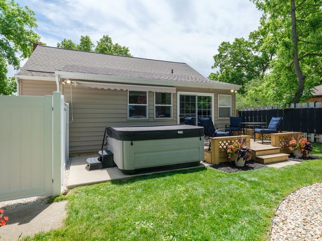 1516 Romence Road, Portage, MI 49024