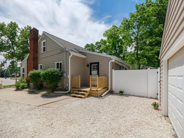 1516 Romence Road, Portage, MI 49024