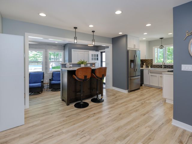 1516 Romence Road, Portage, MI 49024