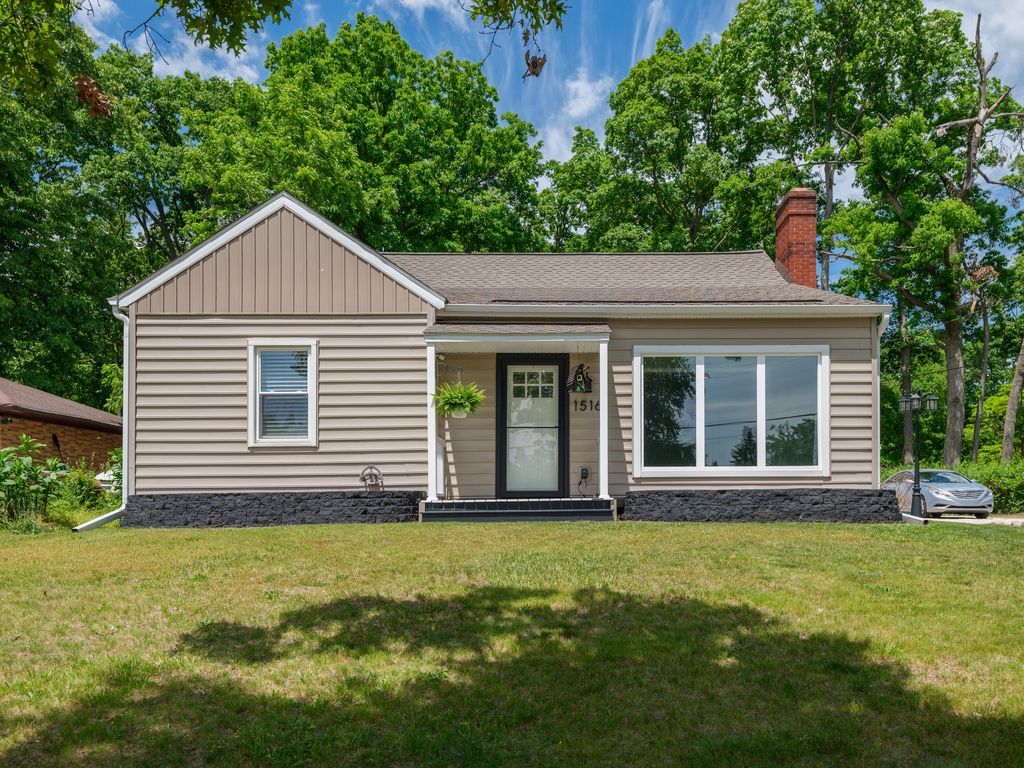 1516 Romence Road, Portage, MI 49024