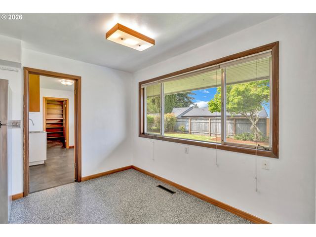 11731 Ne FARGO Ct, Portland, OR 97220