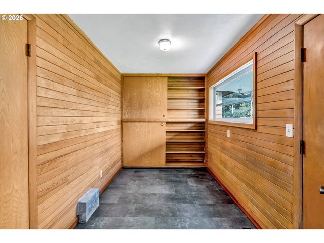11731 Ne FARGO Ct, Portland, OR 97220