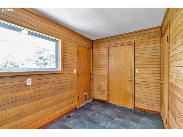 11731 Ne FARGO Ct, Portland, OR 97220