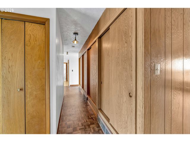 11731 Ne FARGO Ct, Portland, OR 97220