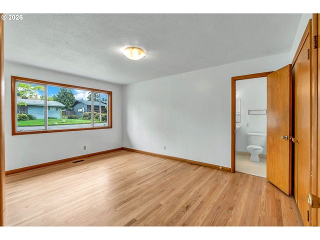 11731 Ne FARGO Ct, Portland, OR 97220