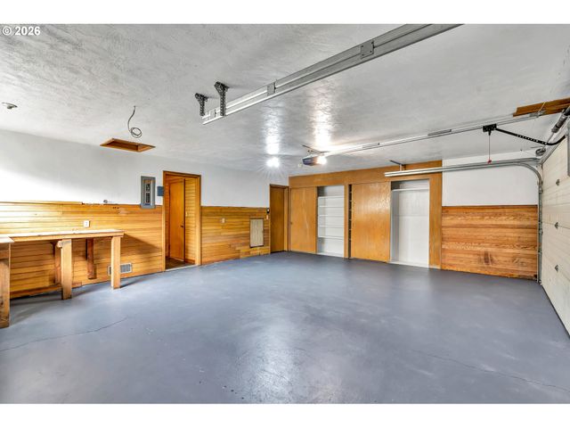 11731 Ne FARGO Ct, Portland, OR 97220