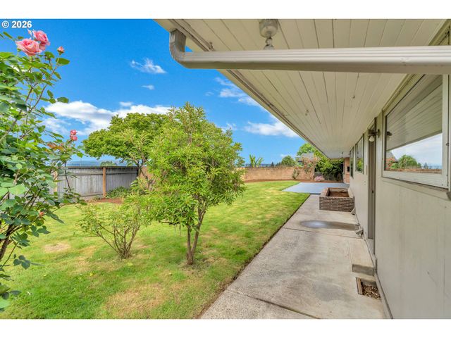 11731 Ne FARGO Ct, Portland, OR 97220