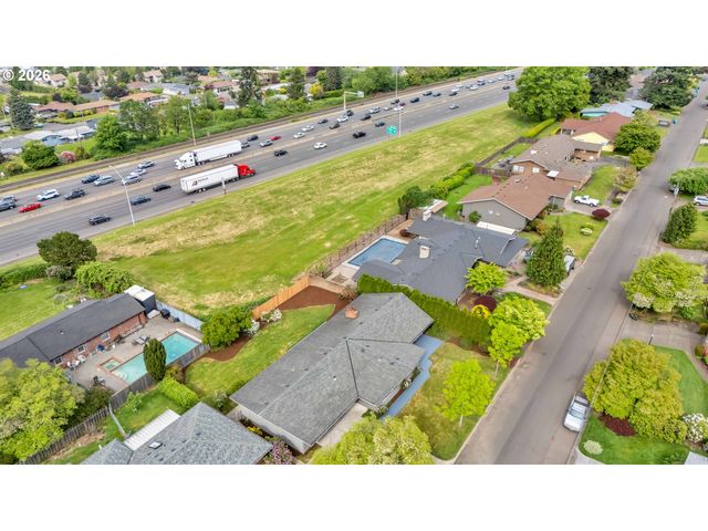 11731 Ne FARGO Ct, Portland, OR 97220