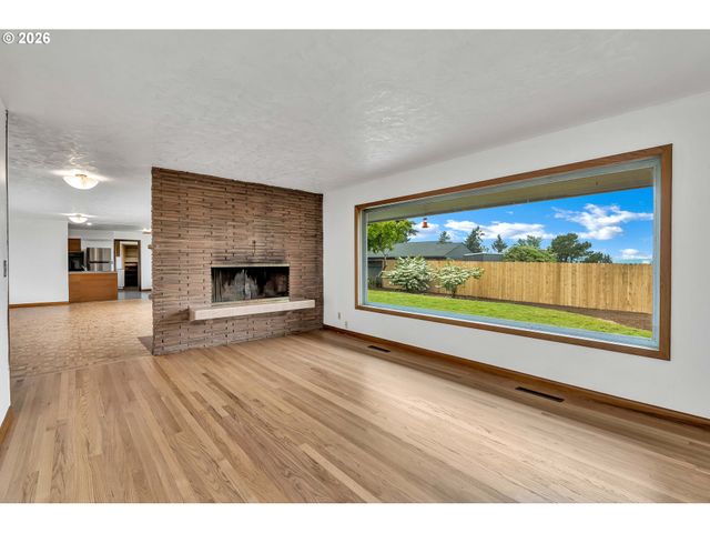 11731 Ne FARGO Ct, Portland, OR 97220