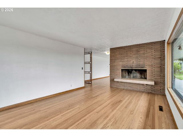 11731 Ne FARGO Ct, Portland, OR 97220
