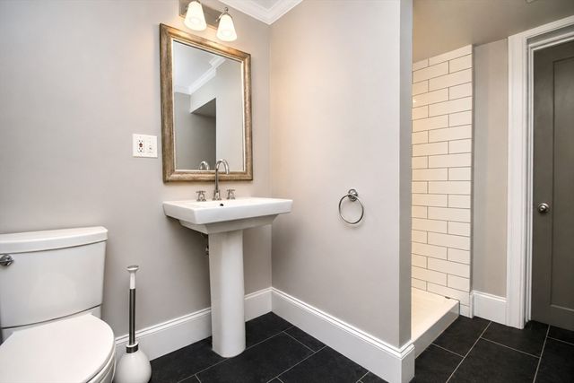 16 Lingard 2, Boston, MA 02125