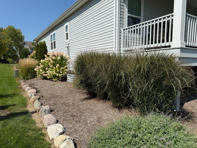 1873 White Lake Drive, Antioch, IL 60002