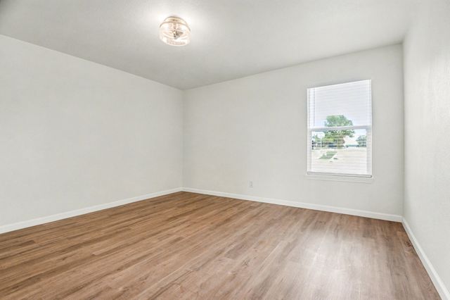 928 Ash Crescent Street, Fort Worth, TX 76104