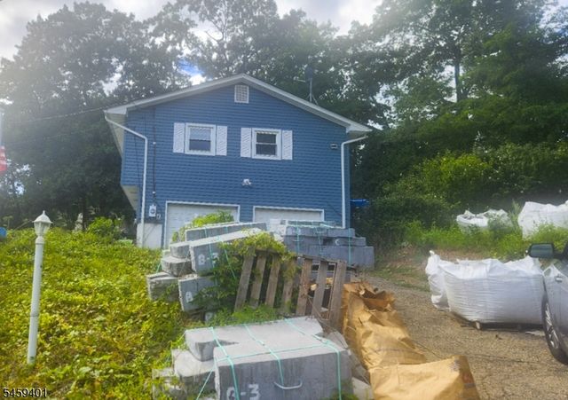 15 Conklin Ave, Hopatcong Boro, NJ 07874