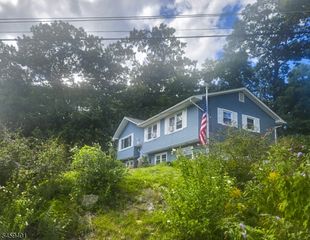 15 Conklin Ave, Hopatcong Boro, NJ 07874