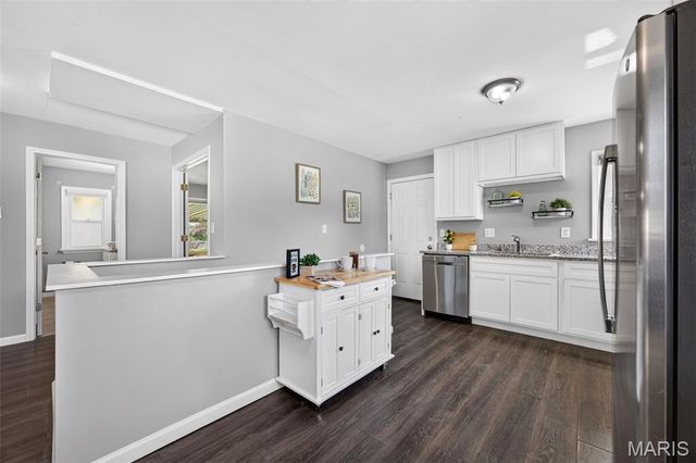402 Rose Drive, St Charles, MO 63301