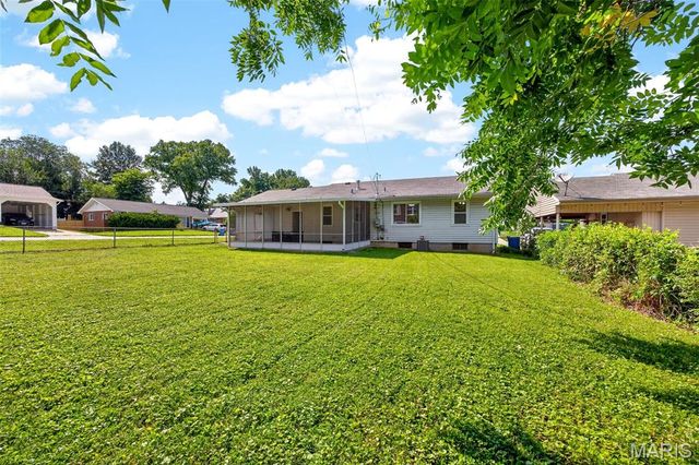 402 Rose Drive, St Charles, MO 63301