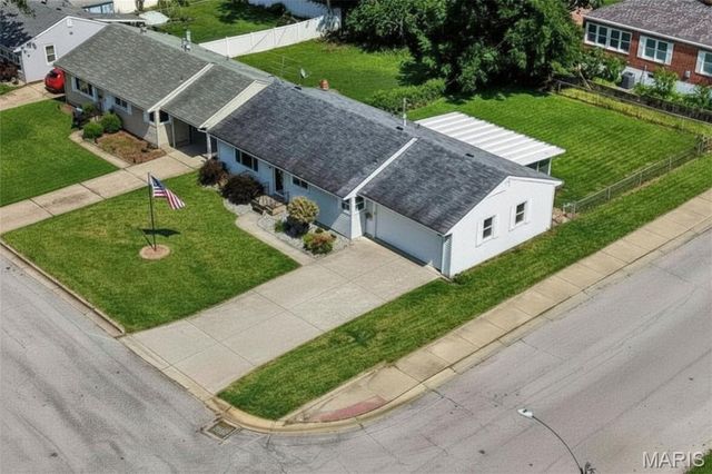 402 Rose Drive, St Charles, MO 63301