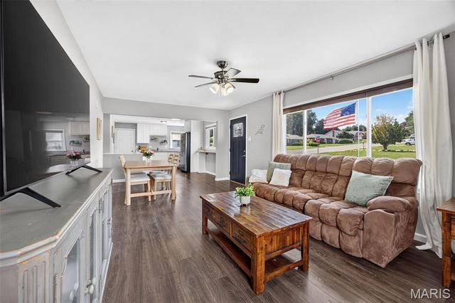 402 Rose Drive, St Charles, MO 63301