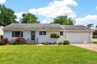 402 Rose Drive, St Charles, MO 63301