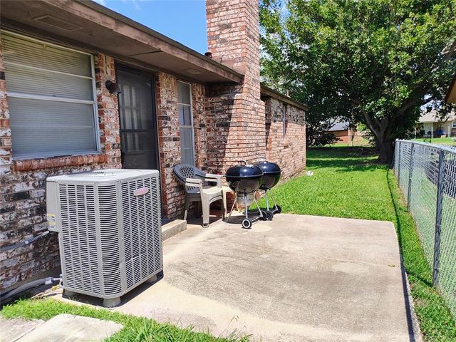 940 NW 12th Street, Moore, OK 73160