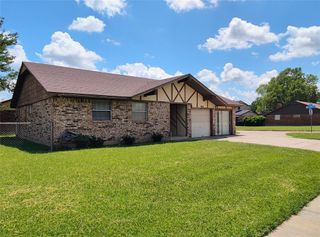 940 NW 12th Street, Moore, OK 73160