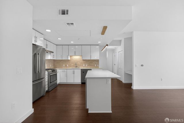 570 Innes Avenue 302, San Francisco, CA 94124