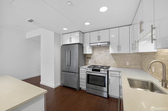 570 Innes Avenue 302, San Francisco, CA 94124