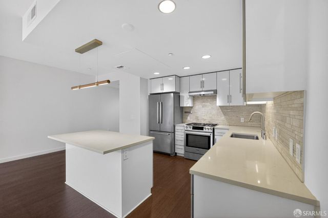 570 Innes Avenue 302, San Francisco, CA 94124