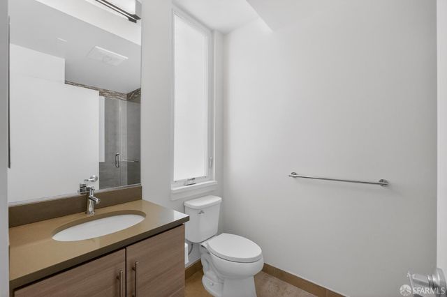 570 Innes Avenue 302, San Francisco, CA 94124
