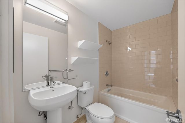 570 Innes Avenue 302, San Francisco, CA 94124