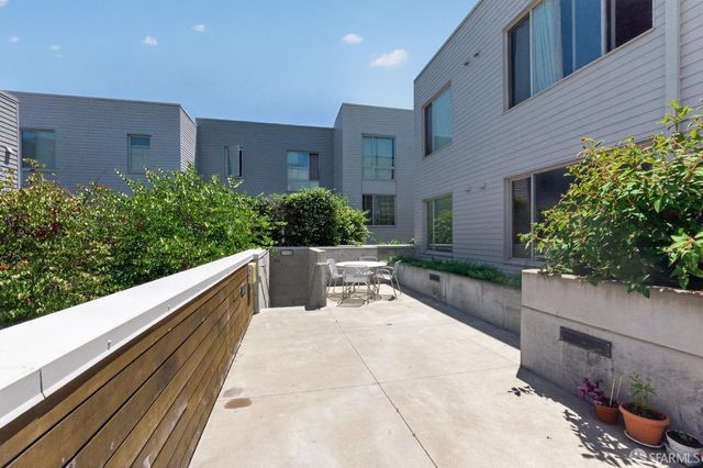 570 Innes Avenue 302, San Francisco, CA 94124