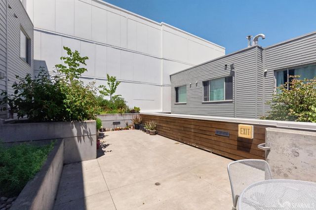 570 Innes Avenue 302, San Francisco, CA 94124