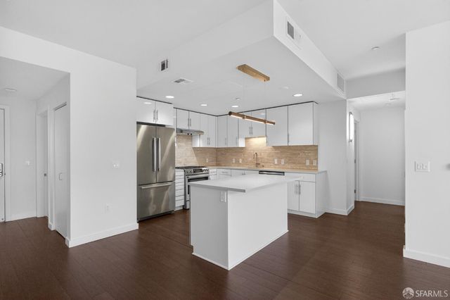 570 Innes Avenue 302, San Francisco, CA 94124