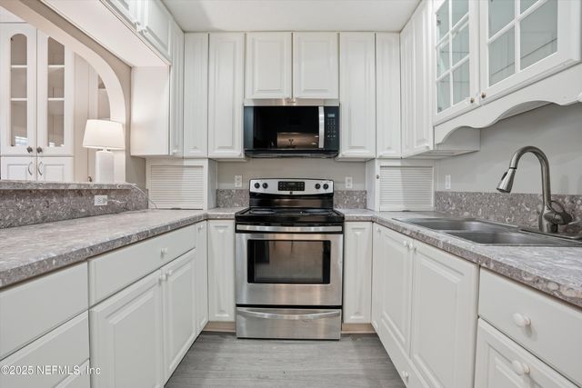 1409 4TH Street N, Jacksonville Beach, FL 32250