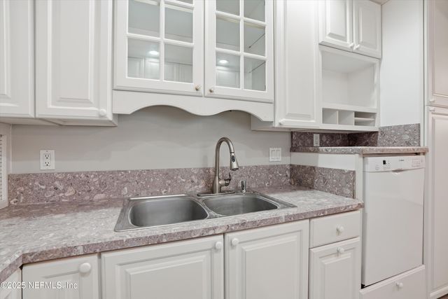 1409 4TH Street N, Jacksonville Beach, FL 32250