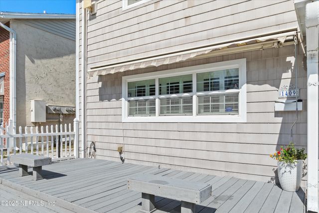 1409 4TH Street N, Jacksonville Beach, FL 32250