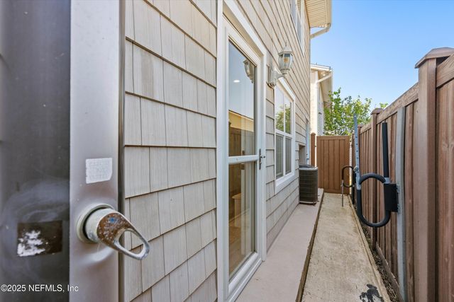 1409 4TH Street N, Jacksonville Beach, FL 32250