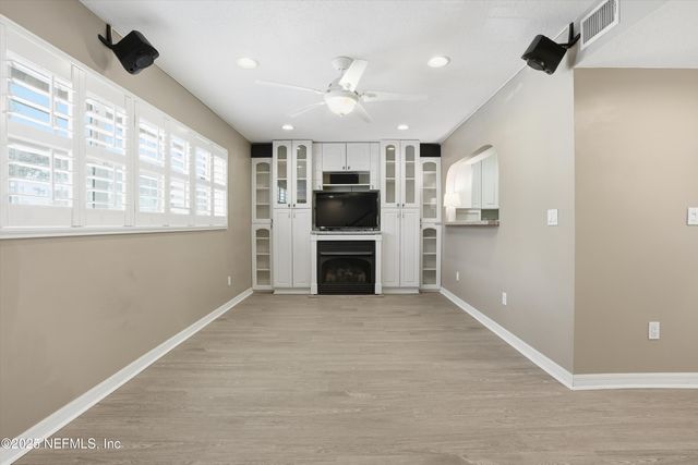 1409 4TH Street N, Jacksonville Beach, FL 32250