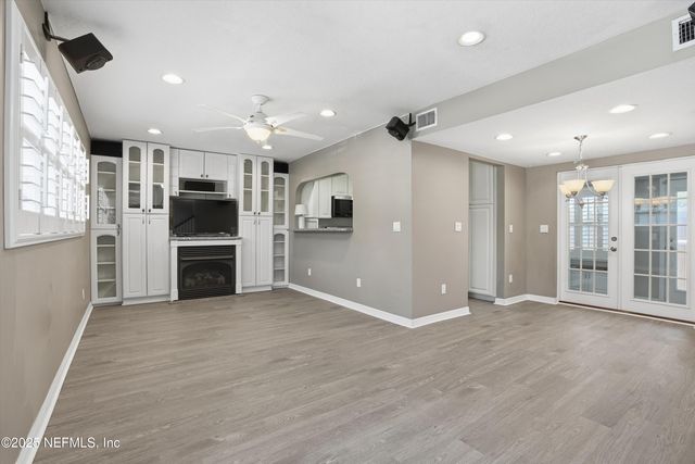 1409 4TH Street N, Jacksonville Beach, FL 32250