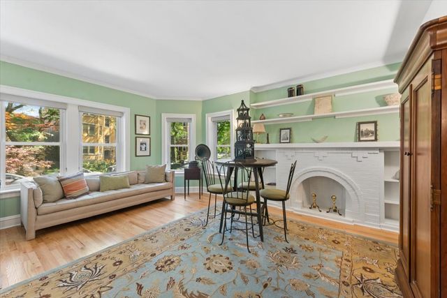 2215 W ARTHUR Avenue, Chicago, IL 60645
